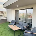 Moon - 1 Bedroom Luxury Apartment Plovdiv