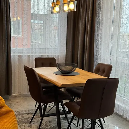 Moon - 1 Bedroom Luxury דירה