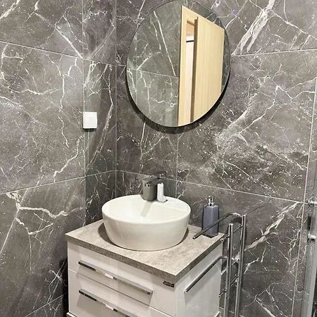 Moon - 1 Bedroom Luxury