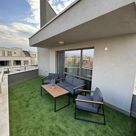 דירה Moon - 1 Bedroom Luxury פלובדיב