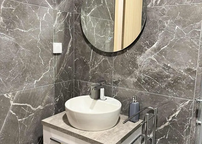 Moon - 1 Bedroom Luxury